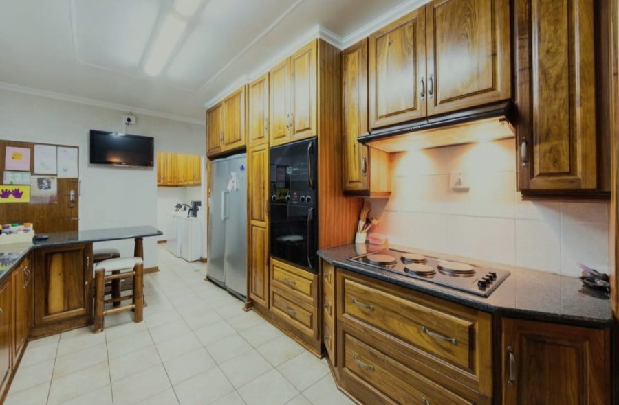 6 Bedroom Property for Sale in Grimbeeck Park North West